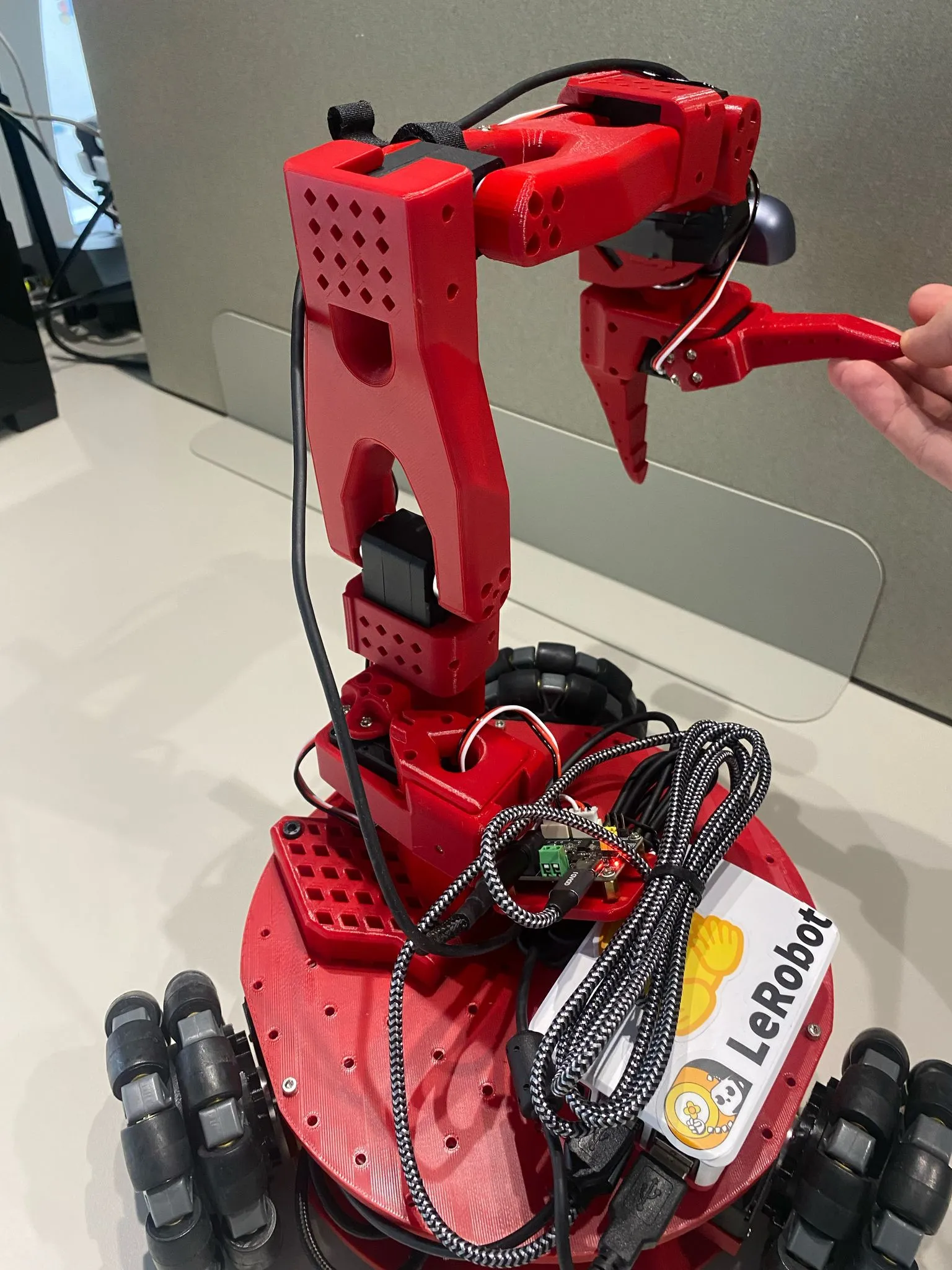 SO-100 follower arm rotated position SO-100 follower arm rotated position