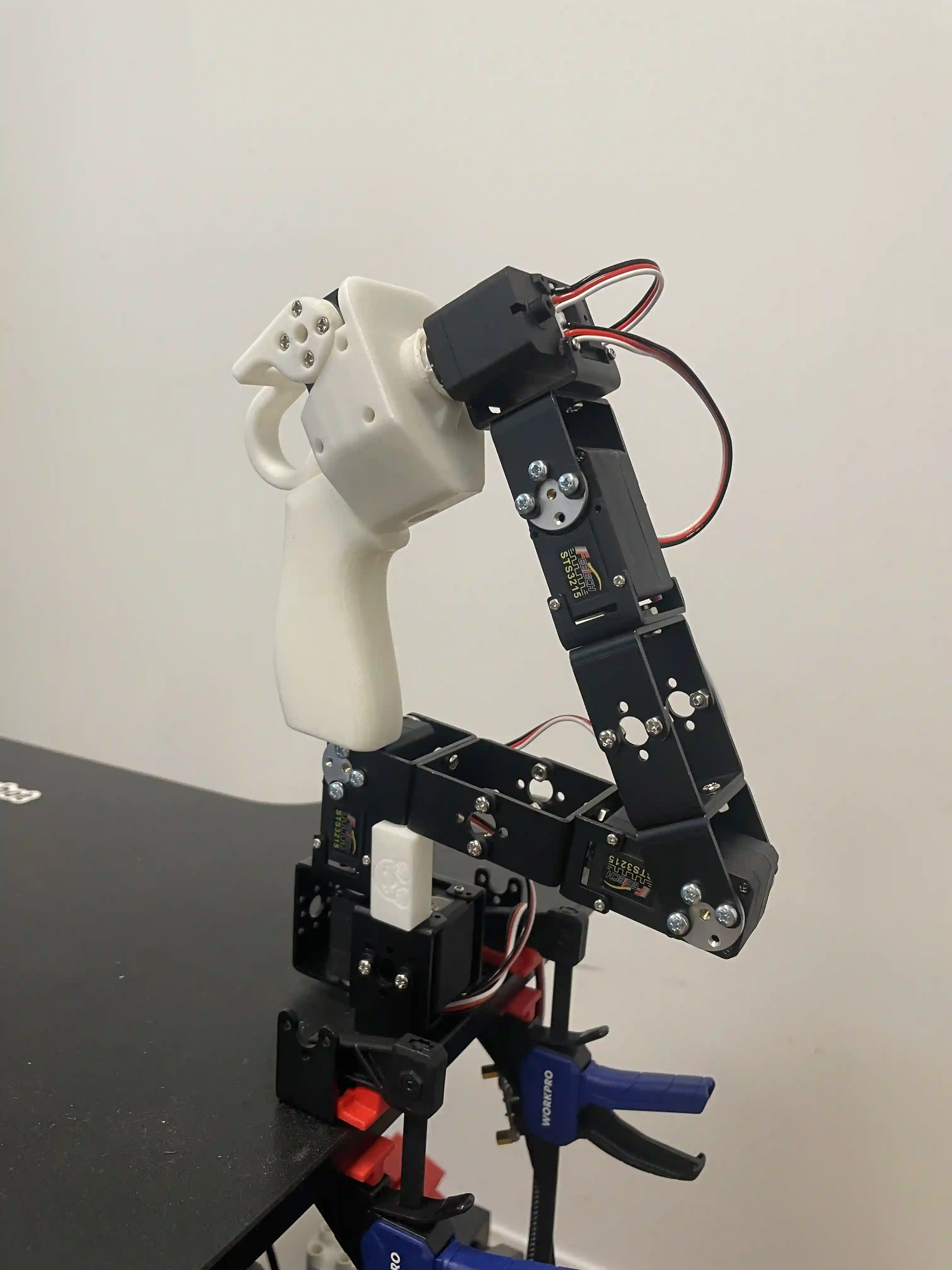 Moss v1 leader arm rest position